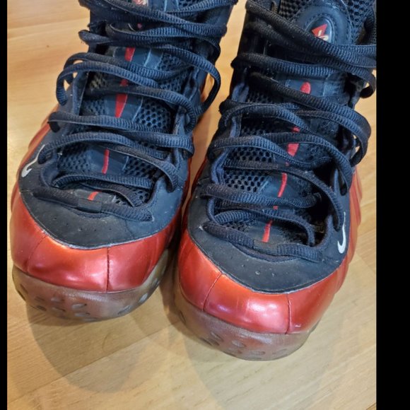 nike air foamposite one metallic red